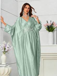 Al Najma 优雅奢华的V领前襟缀满珍珠和水钻的连衣裙 - 綠色 - 查看 1