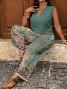 SHEIN VCAY Plus Size Women's Solid V-Neck Top And Floral Print Wide Leg Pants Casual 2-Piece Set, Suitable For Vacation Outfit - Multicolor - View 5