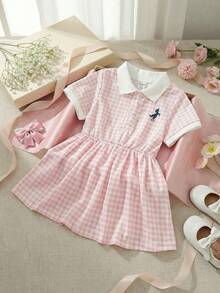 SHEIN فستان أبيض كاجوال للبنات الصغيرات، طوق وأساو...