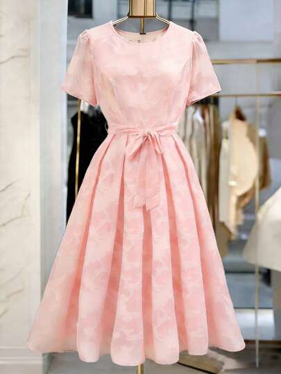 GlowEve CURVE 粉色法式优雅圆领花瓣袖镂空纹理大码连衣裙