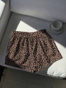 Comfortcana 女士休闲简约迷彩、光秃秃的树枝和美国国旗印花中腰宽松短裤，适合夏季外出穿着 - 彩色 - 查看 2