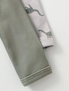 Bộ 2 bộ đồ ngủ liền thân cổ tròn tay dài họa tiết hoạt hình màu trơn cho bé trai "Snug Fit" - màu xanh lá - Xem 7