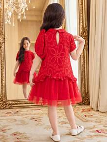 Robe élégante pour jeune fille printemps/été, jacquard floral, col montant, manches courtes, grand nœud décoratif sur l'épaule, ourlet asymétrique en pétales, patchwork en maille, coupe ajustée trapèze, robe tissée jacquard floral, robe de demoiselle d'honneur bleue, robe de princesse, convient pour la saison des mariages, les fêtes et plus encore, ENFANTS - Rouge - Voir 2