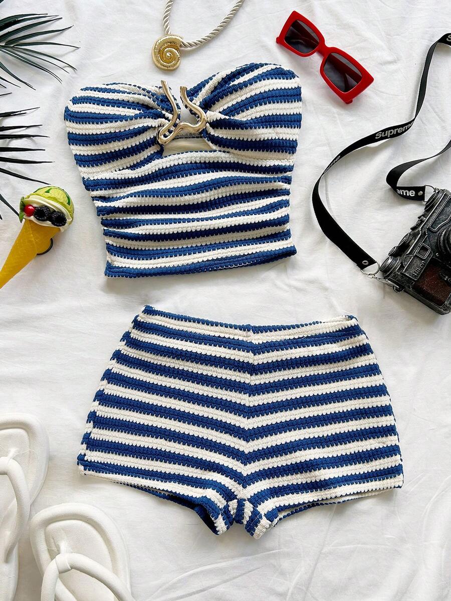 Soleia Bộ đồ thể thao nữ năng động màu đen trắng kẻ sọc, áo croptop ống có khóa kim loại trang trí và quần short siêu ngắn, thích hợp cho hẹn hò, tiệc tùng, kỳ nghỉ biển. - Nhiều màu - Xem 1
