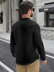 Manfinity CasualCool 男士休闲百搭长袖衬衫，通勤必备 - 黑色 - 查看 2