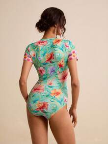 LOTSLUV Women's Spring/Summer Green Print Round Neck Short Sleeve Fitted Bodysuit - Green - View 2