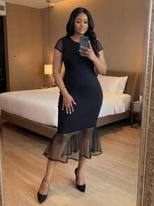 SHEIN Lady CURVE 大码女式纯色圆领网纱拼接喇叭下摆修身优雅连衣裙 - 黑色 - 查看 5