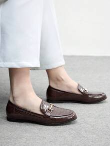 CUCCOO BIZCHIC 女士棕色绒面革一脚蹬乐福鞋，配金色搭扣，舒适 - 棕色壓紋 - 查看 6