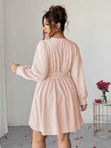 Vestido elegante de manga larga con cuello en V, cintura con lazo y falda acampanada para mujer de talla grande - Rosa vieja - Ver 2