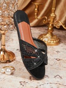 CUCCOO TILAWA Sandálias Rasteiras Decoradas com Strass Femininas - Preto - Visão 6