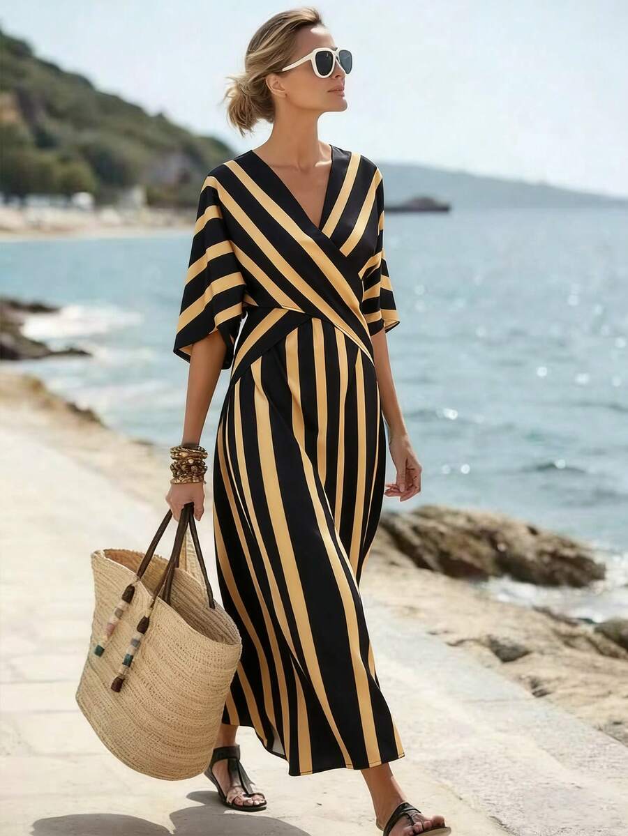 SHEIN Holidaya 女士黄色条纹宽松度假连衣裙，V领，修身肩袖，A字裙摆，适合度假、休闲、居家、日常活动，春夏款