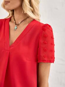 Breezaya Blusa elegante de manga corta con cuello en V, de tela de gasa con pompones, color rojo, para primavera/verano - Rojo - Ver 3