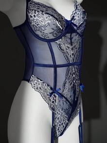 Seduluxe Bộ 3 món gồm áo liền thân xuyên thấu quyến rũ, chất liệu lưới đen và ren đỏ tía, kèm tất lưới. - Màu xanh lam - Xem 5