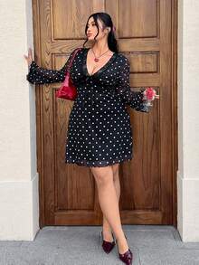 SHEIN EZwear 大码波点网纱连衣裙，适合通勤、约会、外出和派对等场合，秋冬季穿着。 - 黑與白 - 查看 6