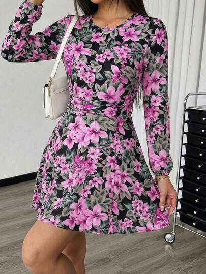 Vestido corto floral manga larga para mujer, diseño ajustado, cintura marcada, falda evasé, tela ligera y fresca, estilo romántico, ideal para eventos, salidas casuales y looks elegantes vintage bohemio