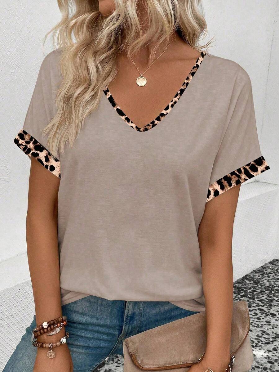 EMERY ROSE 女士V领T恤，新款时尚豹纹撞色滚边 - 卡其色 - 查看 1