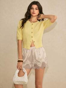 Quần short nữ phối ren, màu trơn, cạp chun, có túi bên hông. - Màu Khaki - Xem 3