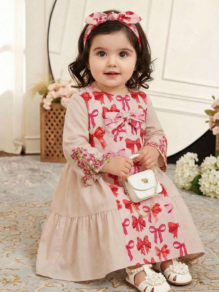 SHEIN Pink Bow-Patterned Khaki Baby Girl's Arabic Robe, Elegant And Retro Embroidered Lace Baby Girl Casual Minimalist Traditional Long Sleeve Arabic Dress Suitable For Spring/Summer, Elegant Modest Long Sleeve Dress, Prayer Abaya, Easy Comfort, Casual Wear, Vacay Vibes, Modest Kaftan, Baby Girl Jalabiya, Baby Girl Jalabiya - Pink - View 1