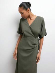 Maija 女士纯色交叉V领短袖侧打结优雅连衣裙，夏季服装，沙滩裙，绿色连衣裙，休闲连衣裙，夏季度假装，女士度假装，裹身裙，女士连衣裙，裹身裙，新款连衣裙，正式场合短袖裹身裙，女士夏季连衣裙 - 綠色 - 查看 4