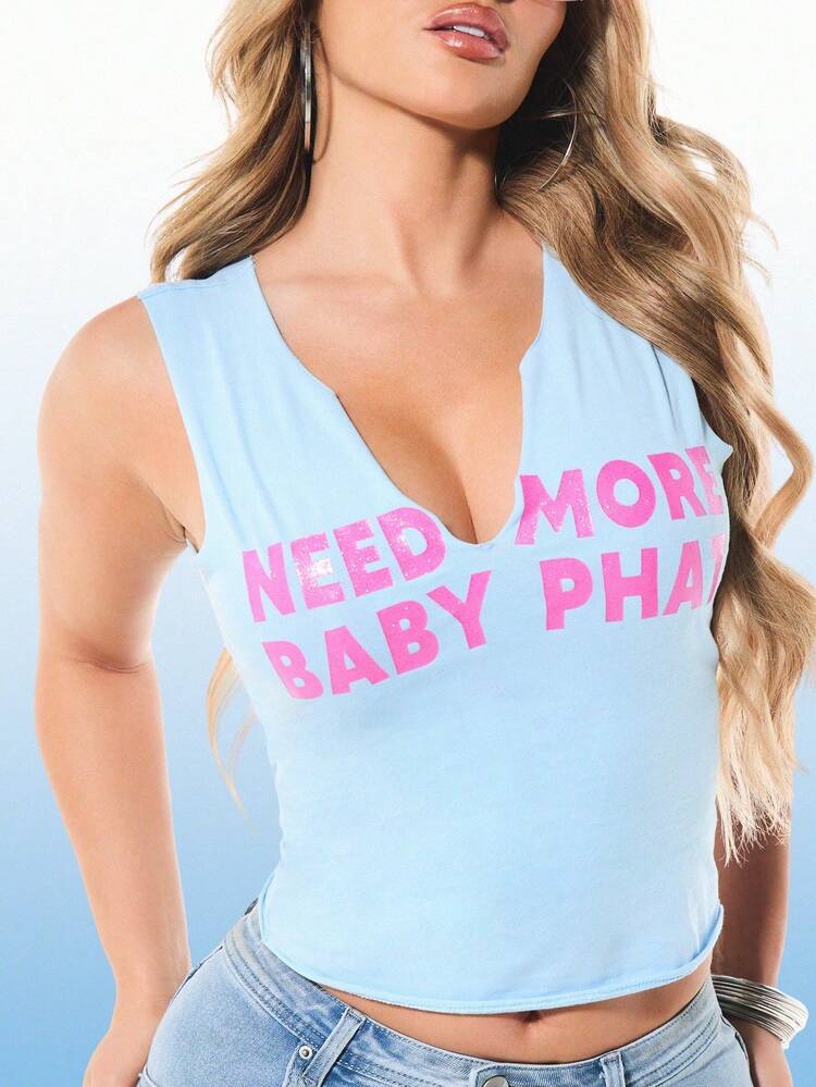 BABYPHAT Canotta donna con scollo a intaglio, senza maniche, di colore azzurro chiaro, con stampa slogan rosa, stile casual estivo, corta