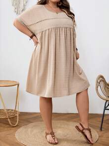 SHEIN CURVE+ Curve 尺码 US22 音乐节、海滨度假、波西米亚瑞士圆点撞色蕾丝蝙蝠袖衬衫 - 杏色 - 查看 6