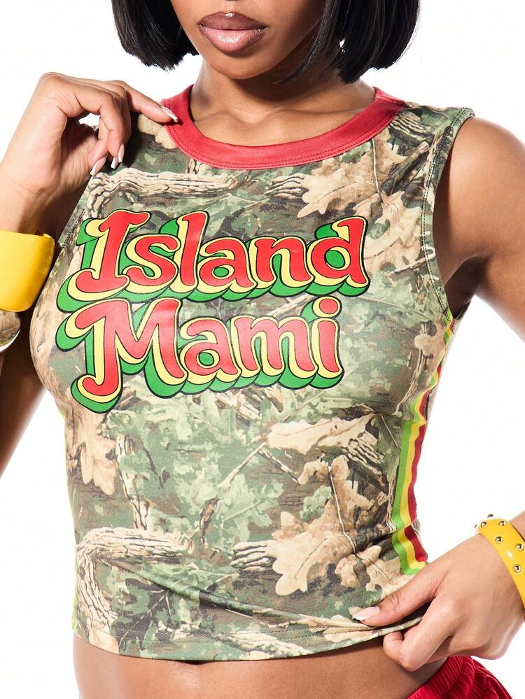 SUMWON WOMEN 카모플라주 프린트 아일랜드 마미 민소매 탱크탑 레드 트림 디테일 크롭 길이 여름 축제 탑