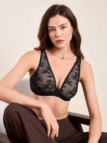 Women's Minimalist Front Closure Wireless Bra - Black - View 1