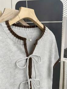SHEIN Franclia Áo dệt kim tay ngắn cổ tròn dáng rộng thoải mái, màu kaki, có dây buộc phía trước và viền tương phản, thích hợp cho mùa xuân/hè. - Màu Xám nhạt - Xem 5