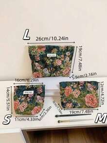 这款便携式化妆包采用粉色山茶花提花面料制成，时尚休闲，容量充足，是旅行和度假的理想之选。它可以收纳卫生巾、有线耳机、耳塞、头戴式耳机、充电器、化妆品、香水、钥匙等物品，是节日礼物、圣诞礼物、礼品袋/小手提袋、化妆品收纳包、迷你包、大容量包、圣诞礼物以及创意女性礼物的绝佳选择。 - 黑色 - 查看 8