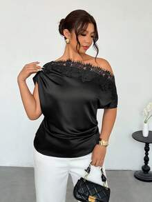 Firerie Áo kiểu nữ cỡ lớn mới với cổ áo bất đối xứng, chất liệu satin xếp ly, cổ áo viền ren, áo kiểu cổ chéo bằng satin, áo sơ mi nữ mặc hàng ngày, trang phục mùa xuân hè, thanh lịch, thích hợp đi làm, hẹn hò, công sở, đi nghỉ mát, trang phục ngày Nhà giáo. - màu đen - Xem 3
