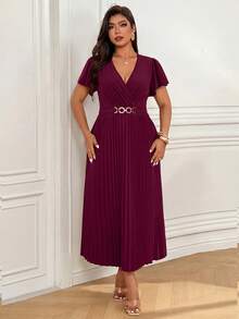 Femmeverse Đầm trơn màu trơn thanh lịch dành cho nữ cỡ lớn, cổ chữ V, tay loe, xếp ly, trang trí cúc. - Màu Đỏ Sâu - Xem 4