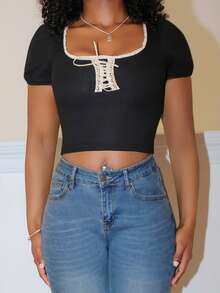 Steph T 女士蕾丝撞色系带前襟设计T恤外出上衣夏季短款上衣女款 - 黑色 - 查看 3