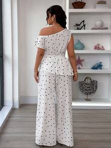SHEIN LUNE Bộ đồ hai mảnh gồm áo croptop lệch vai màu trắng phối chấm bi đen và quần dài, thích hợp cho công sở, đi chơi hàng ngày (Dành cho nữ cỡ lớn, mùa xuân và mùa hè). - Đen và trắng - Xem 2