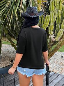 SHEIN SXY Áo thun ngắn tay nữ kiểu dáng thường ngày in chữ phong cách mô tô, đa năng cho mặc hàng ngày. - màu đen - Xem 2