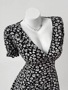 Sunspun Romantic Vacation Ditsy Floral Fitted V-Neck Backless Dress - Black - View 5