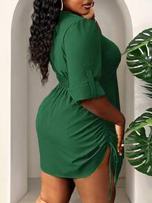 SHEIN CURVE+ 优雅日常通勤派对约会性感修身纯色锈红色长袖褶皱扭结侧边抽绳腰身女士加大码迷你衬衫裙，春秋季沙滩装/沙滩裙/沙滩度假装/沙滩必备/毕业典礼/下午茶会礼服夏季/乡村/沙滩度假装/沙滩装/沙滩服饰 - 綠色 - 查看 2