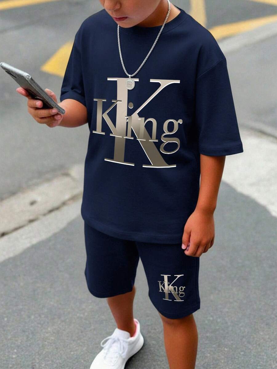 Tween Boys Casual Minimalist Round Neck Short Sleeve Shorts 2 Pieces Set, Suitable For Summer, Classic King Text Graphic Print Big Boys Outfit Sets Kids Outfit Boys Shorts Set Boys Clothing Set Boys T-Shirt And Shorts - Navy Blue - View 1