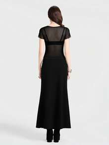 Breakform Bộ đồ hai mảnh nữ phong cách Gothic gợi cảm cổ vuông tay ngắn, áo hai mảnh nữ, áo crop top ngắn tay ôm sát bằng vải lưới phối ren, vải dệt kim, áo hai mảnh siêu ngắn, áo hai mảnh màu đen, áo hai mảnh ôm sát nữ. - màu đen - Xem 2