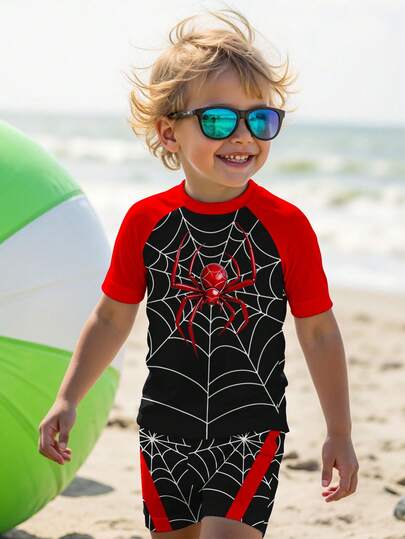 SHEIN 男童休闲宽松圆领短袖T恤短裤泳装套装，经典时尚蜘蛛网印花，适合夏季穿着