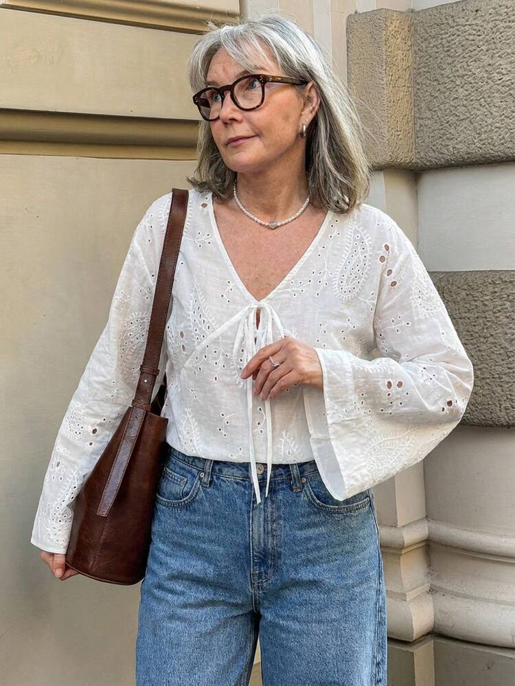 Women's Loose V-Neck Long Sleeve Textured Jacquard Fabric Cropped Casual Vacation Blouse, Spring/Summer