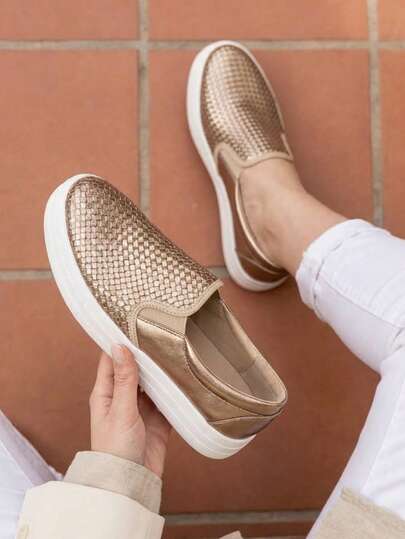 Tenis Tejido casuales, suela alta y deslizante, modelo urbano con acabado tejido diseñado para ajuste cómodo, interior forrado en tela suave, platilla acolchonada y estructura ligera para uso cotidiano