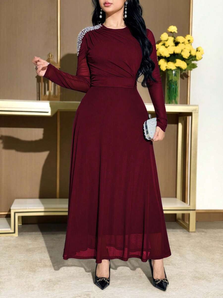 Modelyn 女士优雅褶裥长袖连衣裙,肩部饰有仿珍珠 - 酒紅色 - 查看 1