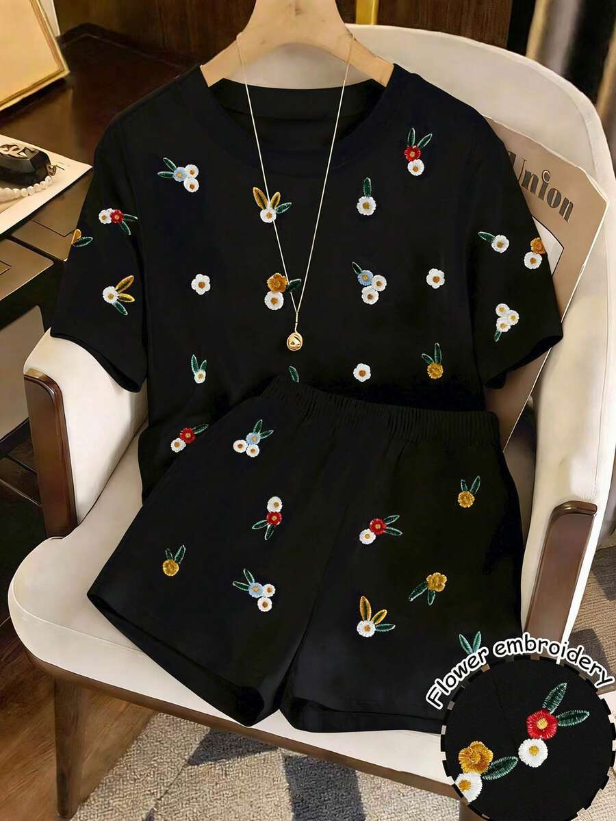Resyla Bộ 2 món gồm áo thun và quần short nữ thêu hoa, kiểu dáng thường ngày. - màu đen - Xem 1