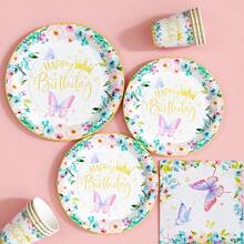 Bộ đĩa, khăn ăn và cốc dùng một lần màu hồng nhạt họa tiết bướm và vương miện, phục vụ 20 người. Bộ đồ dùng tiệc dùng một lần này (bao gồm đĩa, khăn ăn và cốc) rất phù hợp cho các bữa tiệc sinh nhật, đám cưới và dã ngoại gia đình. - Xem 4