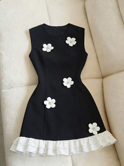 Franclia Versatile Urban Business Office Commute Cute Sweet Valentine's Day Little Dress Date Party Beach Everyday Casual Elegant Classic Round Neck Sleeveless Mini Dress With Rhinestone Floral Decor Contrast Color Blocking Ruched Hem For Women Floral Applique Dress Black White Dress 3d Flower Dress Cute Black Dress Daisy Dress