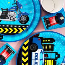 蓝色背景星空城市车站一次性餐盘、餐巾纸和杯子套装，可供20位客人使用。这款一次性派对套装（包括餐盘、餐巾纸和杯子）非常适合生日派对、婚礼和家庭野餐。 - 查看 6