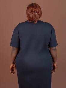 CurvyTilda 大尺碼圓領短袖T恤洋裝，黑色女款優雅夏季洋裝 - 黑色 - 查看 4