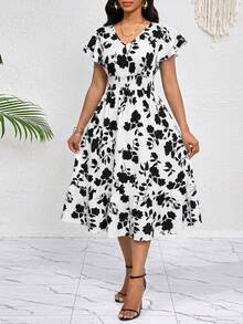 SHEIN Lady Đầm nữ thanh lịch cổ chữ V tay bồng họa tiết hoa, thích hợp cho kỳ nghỉ. - Đen và trắng - Xem 4