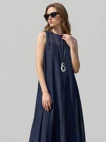 Ontre 2026春夏新款女士长裙，藏蓝色，舒适柔软的梭织面料，圆领无袖宽松版型，现代都市时尚商务休闲办公装，低调复古优雅高端都市通勤装，高品质机场时尚，邮轮度假装，婚礼宾客礼服，简约奢华感，四季皆宜，假日装扮 - 藏蓝色 - 查看 1