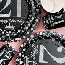 Bộ đồ dùng tiệc sinh nhật lần thứ 21 nền đen lấp lánh, gồm đĩa, khăn ăn và cốc, phục vụ 20 khách. Bộ đồ dùng tiệc dùng một lần này (bao gồm đĩa, khăn ăn và cốc) rất phù hợp cho các bữa tiệc sinh nhật, đám cưới và dã ngoại gia đình. - Xem 6